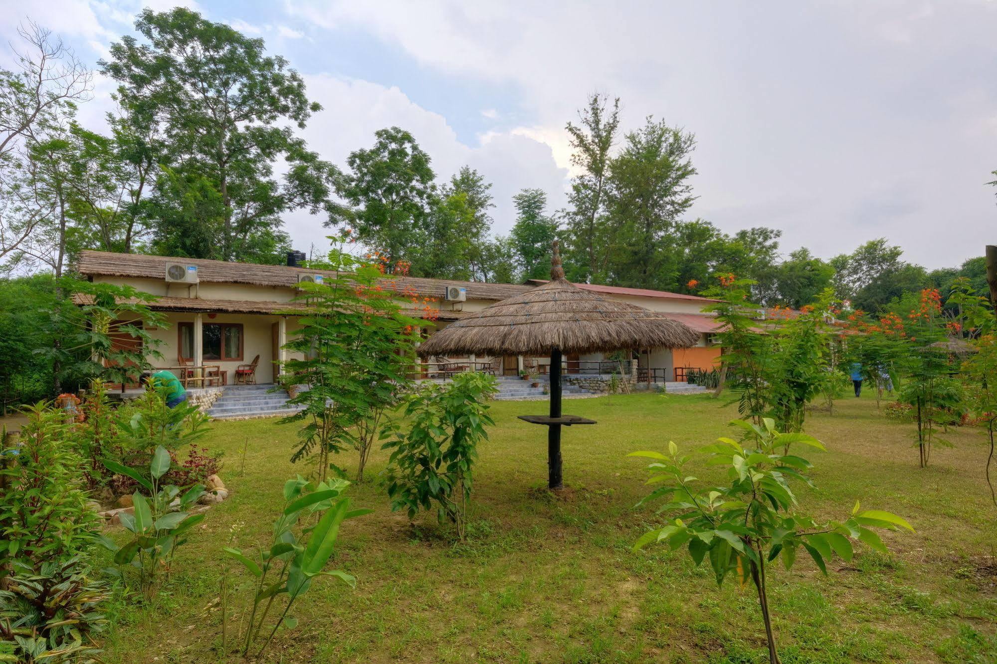 Machan Country Villa Kumarwarti Exterior photo